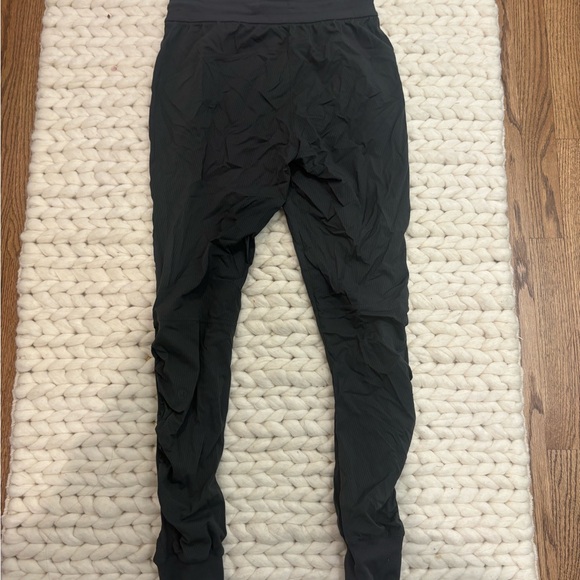 Lululemon Dance Studio Mid-Rise Pant
Short - Picture 5 of 5